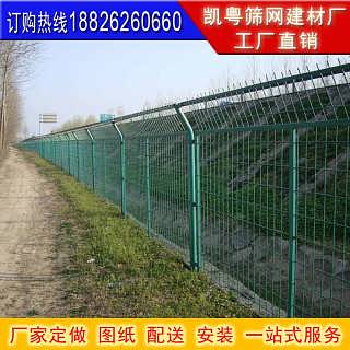 定安雙邊絲護欄網 與瓊海三折彎桃型柱、屯昌小區防護網共筑安全屏障——金屬護欄加工全解析